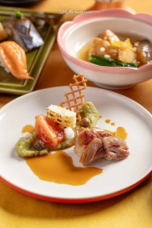 Hot Dish (choice of one) / Straw-grilled Duck, Broccoli Purée, Yuzu Pepper & Honey Sauce